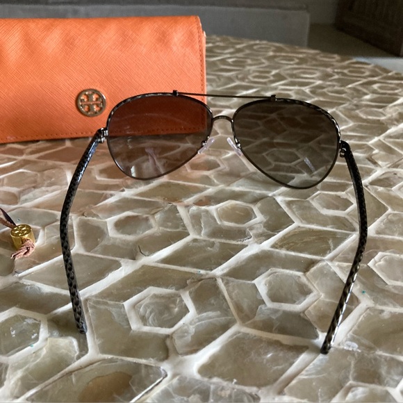 Tory Burch TY6021Q Sunglasses 398/8E- Grey Python Frame/Green Gradient Lenses - Picture 6 of 14
